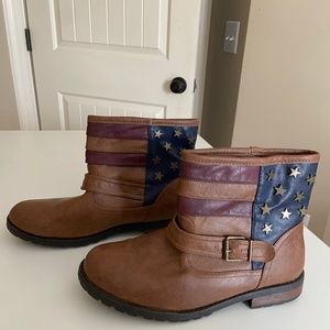 Bamboo American flag buckle bootie
